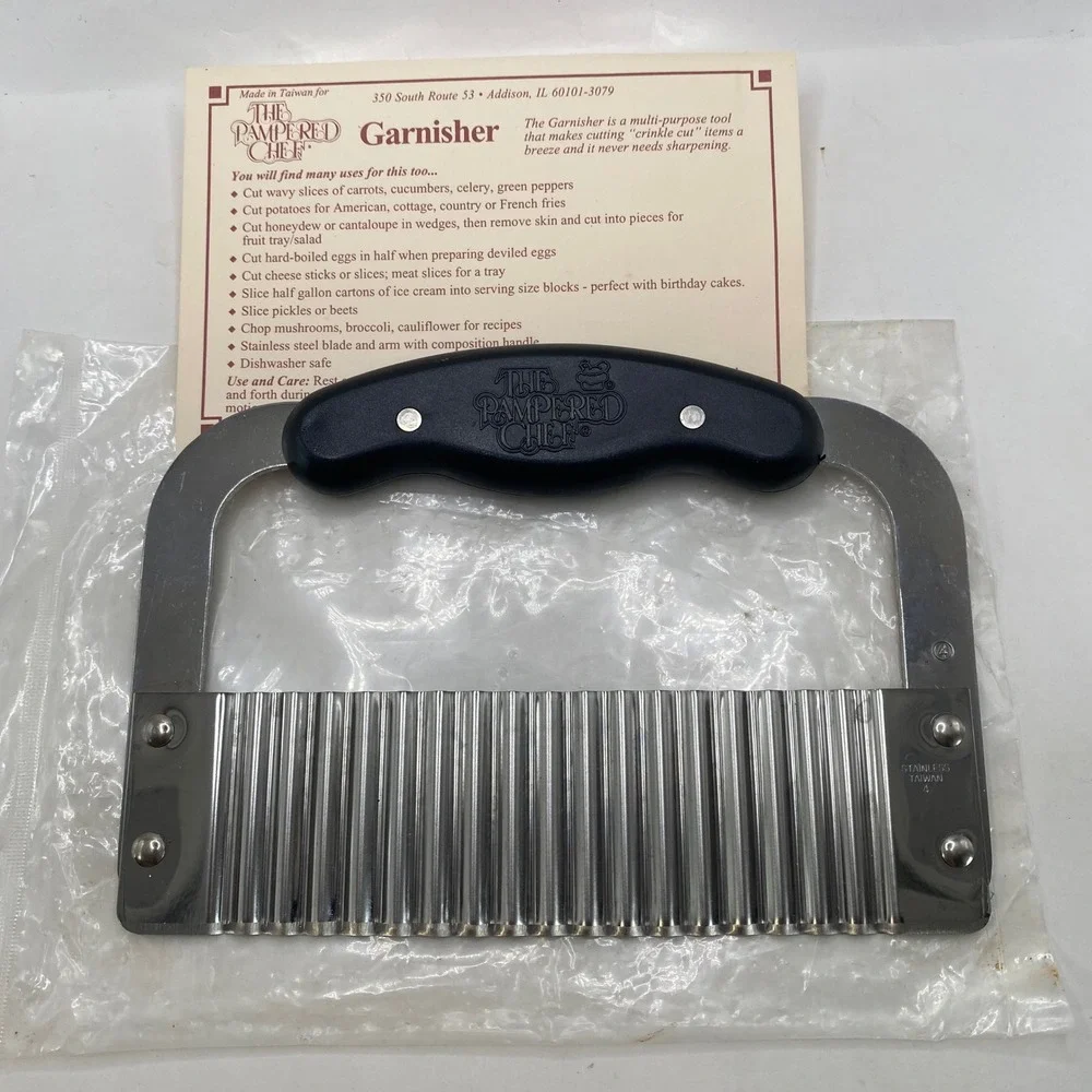 Pampered Chef Garnisher 1090 Wavy Crinkle Cut Slicer Silver Black Stainless